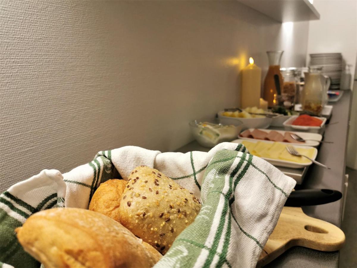 Broholm Bed & Breakfast *