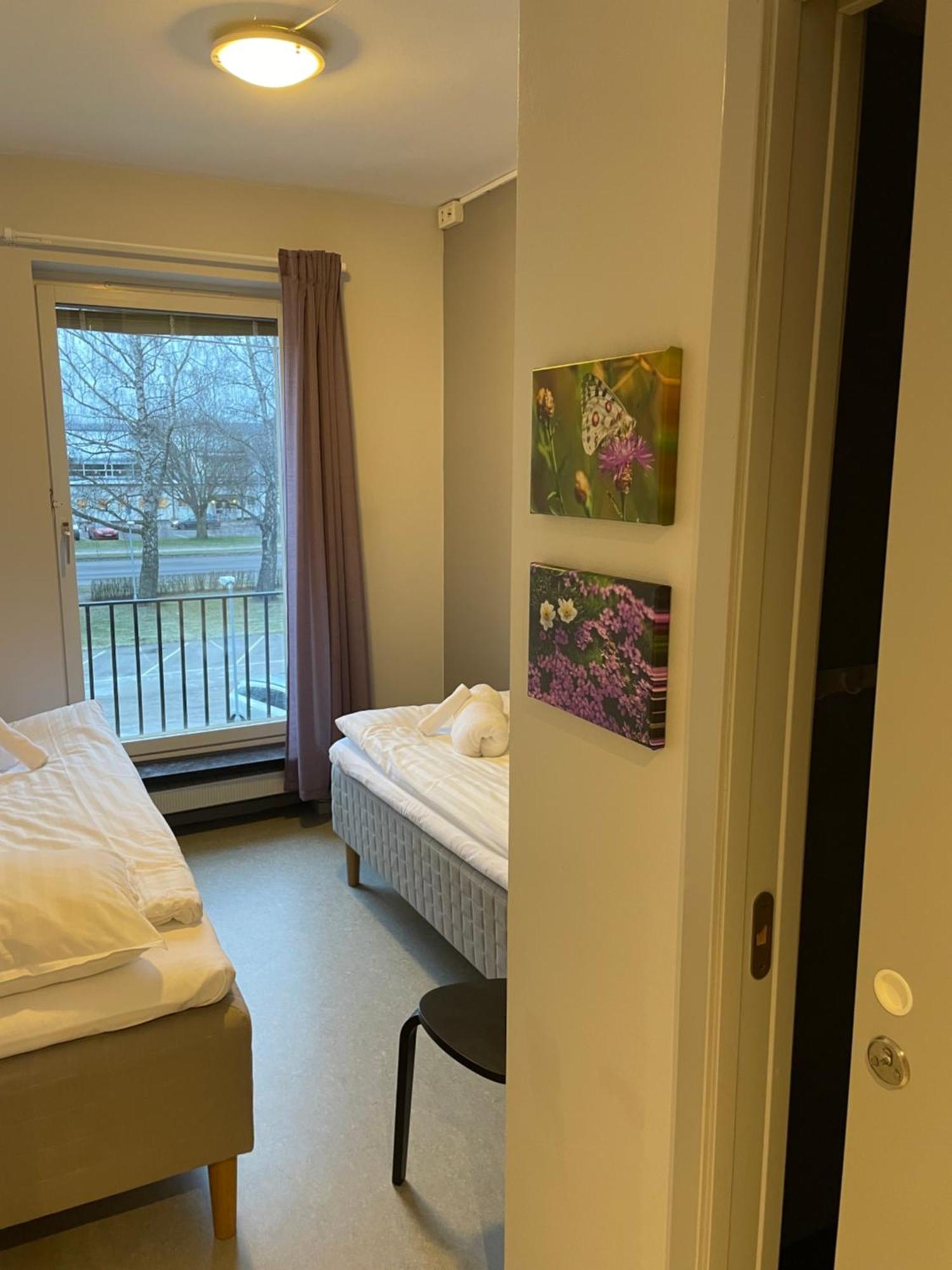 Broholm * Lidköping